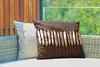 MuchoWow® Outdoor Kissen - Goldene Federn auf braunem Produktbild-Vorschau 3