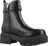 A black Guess Chelsea boot with a platform sole is shown against a white background. Voir les images du produit