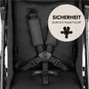 Close-up of a black stroller seat with a 5-point harness system. Produktbild-Vorschau