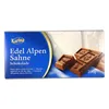 A box of Karina Edel Alpen Sahne Schokolade with pieces of chocolate shown. Anteprima dell’immagine prodotto