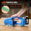 A hand is holding a blue strapping tool over a cardboard box in a warehouse. Produktbild-Vorschau