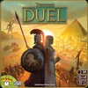 The cover art for the board game '7 Wonders Duel', featuring two figures in ancient attire against a backdrop of a city and pyramids at sunset. Anteprima dell’immagine prodotto