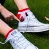 TwoSocks lustige Sneaker Socken -  Socken Kussmotiv  Damen Produktbild-Vorschau 4