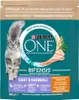 A bag of Purina One cat food with a cat illustration and images of chicken and wheat. Voir les images du produit