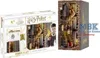 A product box for a Harry Potter Diagon Alley miniature world book nook, with a separate image of the assembled product. Produktbild-Vorschau
