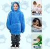 A collage showing a child wearing a blue hooded blanket, and smaller images of children playing, sleeping, and wearing a green hooded blanket. Anteprima dell’immagine prodotto