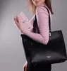 Vuch Dámská kabelka přes rameno Camelia Náhled obrázku produktu 11