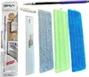 A flat lay of a mop and its accessories, including multiple cleaning cloths. Produktbild-Vorschau