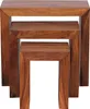A set of three wooden nesting tables of varying sizes, stacked one inside the other. Voir les images du produit