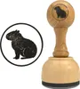 Holzstempel rund 3,5 cm mit Capybara-Motiv, komfortablem Produktbild-Vorschau 1