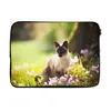 MuchoWow® Laptop Hülle 13 Zoll Siamkatze zwischen rosa Produktbild-Vorschau 1