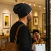 Čiapka typu "beanie" s trblietkami, nity, farba hnedá Náhľad obrázku produktu 5