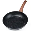 A frying pan with a wooden handle on a white background. Anteprima dell’immagine prodotto