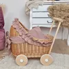 Puppenwagen aus Weidengeflecht in der Farbe natural mit Produktbild-Vorschau 2