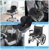 Dunkelgraues ergonomisches Sitzkissen in vier verschiedenen Anwendungen: Bürostuhl, Pickup-Sitz, LKW-Sitz und Rollstuhl Náhľad obrázku produktu