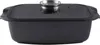 A black baking dish with a glass lid and silver handle is shown against a white background. Podgląd zdjęcia produktu