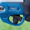 Close-up of a blue electric pruning shear with a black trigger and a hand wearing a black glove. Anteprima dell’immagine prodotto