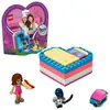 LEGO Friends Olivia's Summer Heart Box set with packaging and accessories. Anteprima dell’immagine prodotto