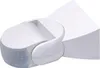 A white motion sensor mounted on a white angled bracket against a white background. Anteprima dell’immagine prodotto