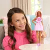 MATTEL Barbie - Poupée Fashionistas en robe rose HYT94 Voir les images du produit 12