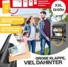 A family standing in front of a house with a mailbox and mail. Produktbild-Vorschau