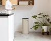 Poubelle 30 L Soft Beige - Touch Bin - Brabantia Voir les images du produit 2