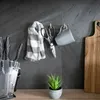 Intirilife nerezový věšák na kabáty model B - 3 háčky - Náhled obrázku produktu 4