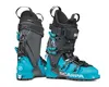 Skischuhe "4-Quattro XT" von Scarpa in Schwarz und Türkis mit mehreren Schnallen und einem modernen Design. Náhled obrázku produktu