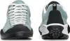 Scarpa Mojito Schuh in hellblau mit weißen Schnürsenkeln und schwarzer Gummisohle. Vorder- und Rückansicht Anteprima dell’immagine prodotto