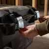 Caja de almacenamiento Stanley Montagebox de 90 litros con Vista previa de la imagen del producto 9