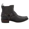 der aus weichem Material gefertigt ist und eine robuste Sohle hat. Der Stiefel wird von der Außenseite präsentiert und zeigt eine moderne und ansprechende Form. Náhľad obrázku produktu