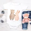 Mr. & Mrs. Panda Strampler Baby Bär und Hase Umarmen 1. - Produktbild-Vorschau 3