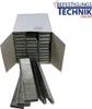 A box of staples with some staples pulled out and fanned in front. Produktbild-Vorschau