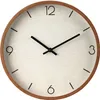 Horloge murale avec finition en bois et chiffres noirs Voir les images du produit 7