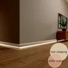 Dekorative Sockelleisten modern, personalisierbare Fußleisten mit Sticker-Design für kreative Raumge Anteprima dell’immagine prodotto