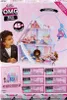 The back of a toy box for an L.O.L. Surprise! OMG Winter Cottage dollhouse, showing the product and a child. Produktbild-Vorschau