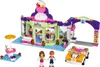 A Lego Friends set depicting an ice cream shop with figures and a car. Náhled obrázku produktu