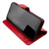 A red flip case for a smartphone is shown against a white background. Anteprima dell’immagine prodotto
