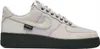 A side view of a Nike Air Force 1 shoe. Produktbild-Vorschau
