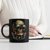 Rocker Totenkopf Tasse schwarz in Schwarz Produktbild-Vorschau 3