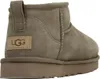 A side view of a brown UGG boot. Produktbild-Vorschau