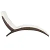A brown wicker chaise lounge with white cushions on a white background. Produktbild-Vorschau