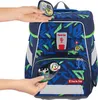 Hands are shown holding accessories for a backpack, with the backpack itself prominently displayed. Produktbild-Vorschau