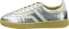 A side view of a silver sneaker with white accents and a tan sole. Produktbild-Vorschau