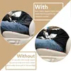 A split image showing a person sitting in a car seat with and without a seat cushion. Produktbild-Vorschau