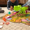 Gioco da tavolo SPIN Fuggi dalla lingua del dinosauro! Anteprima dell’immagine prodotto 8