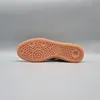 The image shows the sole of a shoe against a plain background. Voir les images du produit