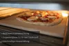 Der Unold Pizzaofen LUIGI backt eine Käse-Pilz-Pizza auf einem Stein. Deutsche Overlay-Text-Highligh Produktbild-Vorschau