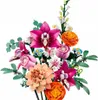 LEGO® Botanicals 10342 Le joli bouquet de fleurs roses Voir les images du produit 16