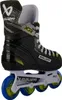 A side view of a black Bauer inline hockey skate with blue wheels. Anteprima dell’immagine prodotto